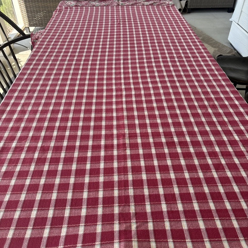 VTG April‎ Cornell Tablecloth 89x58 Red Country Plaid Floral Border Farmhouse